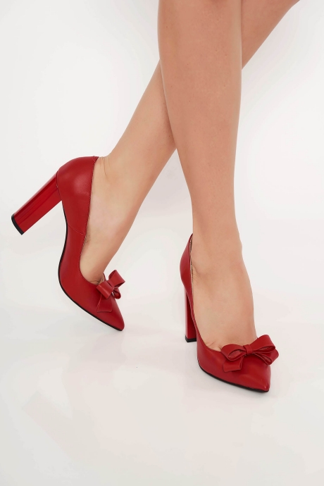 Pantofi rosii office din piele naturala cu toc gros cu varful usor ascutit accesorizat cu o fundita