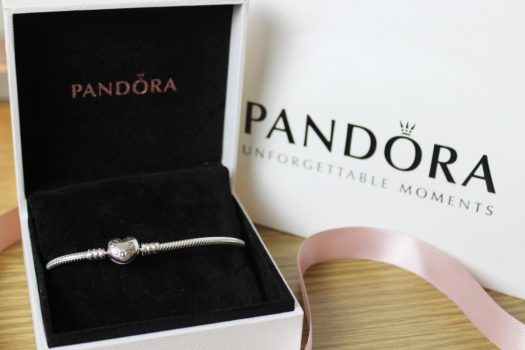 Bratari din argint si charmuri originale Pandora – o idee de cadou potrivita oricarei femei